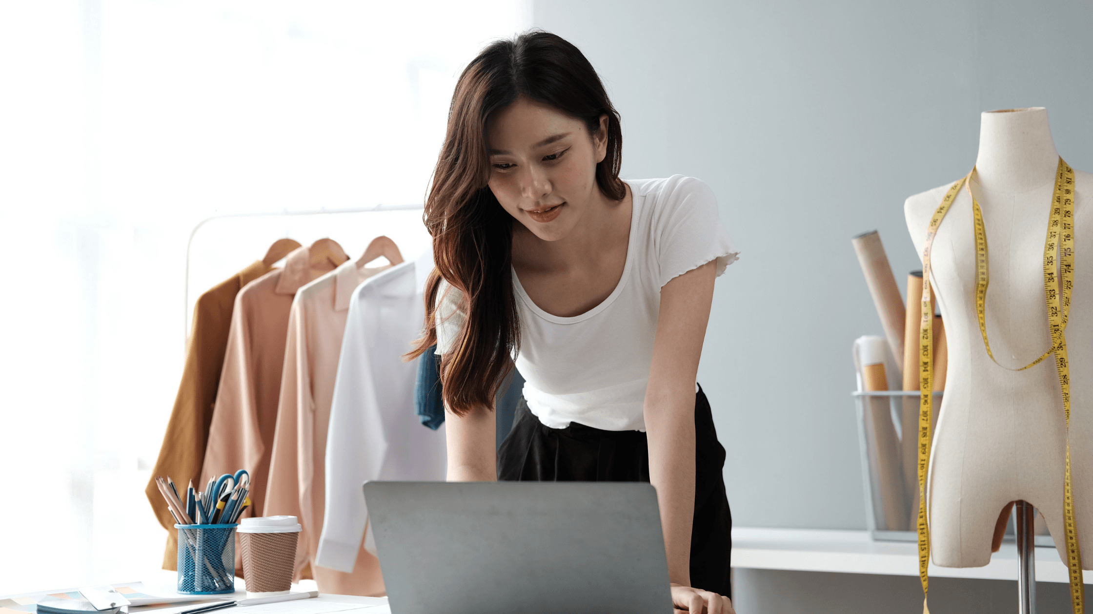 Fashion operations professional using Apparel²¹